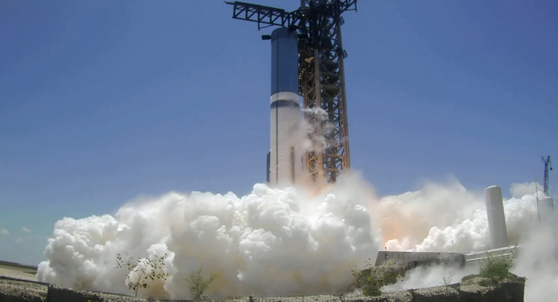 SpaceX не совсем удачно протестировала ракету Super Heavy с 33 двигателями Raptor 2 – огневое испытание продлилось вдвое меньше, чем планировалось