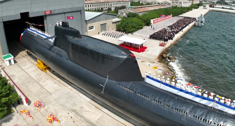 КНДР представила атомную субмарину Hero Kim Gun-ok с системой вертикального пуска на 10 ракет с ядерными боеголовками