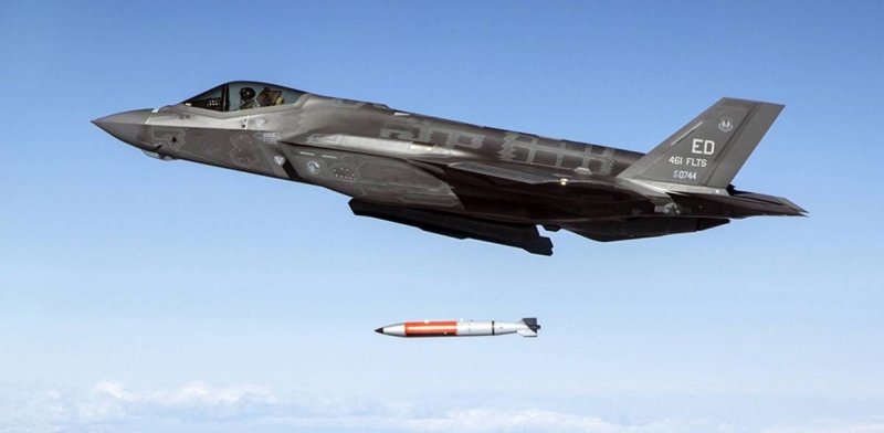 ВВС США разместят в Великобритании новейшие ядерные бомбы B61-12 вместе с истребителями пятого поколения F-35 Lightning II