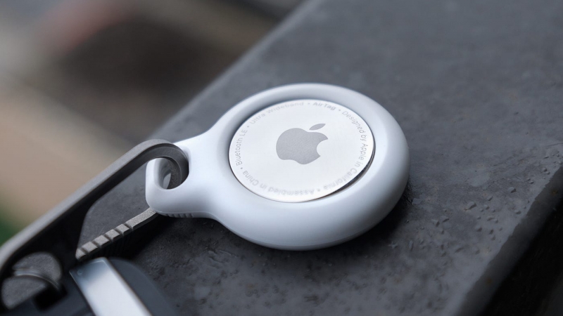 Более 30 человек подали в суд на Apple из-за трекеров AirTag, которые используются сталкерами для преследования