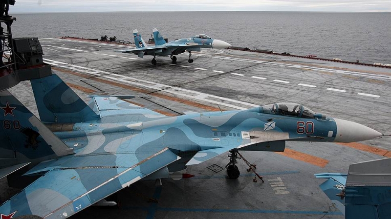 Россияне впервые показали на видео палубный истребитель Су-33 через несколько секунд после падения в Средиземное море при попытке посадки на авианесущий крейсер «Адмирал Кузнецов»