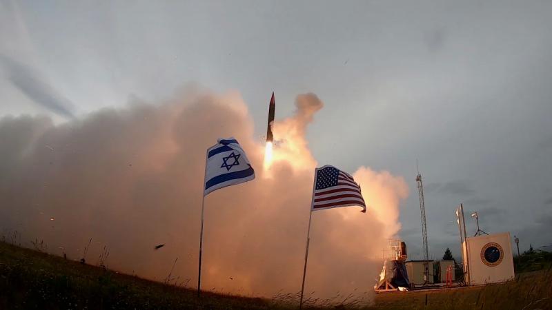 Израиль официально объявил о первом в истории перехвате ракеты с помощью внеатмосферной системы противоракетной обороны Arrow-3