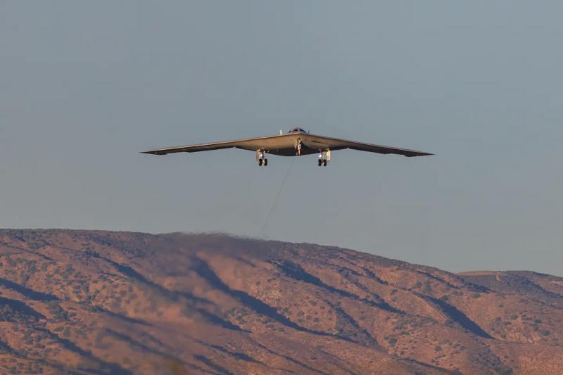 ВВС США официально подтвердили успешный перелёт ядерного бомбардировщика B-21 Raider на базу Эдвардс