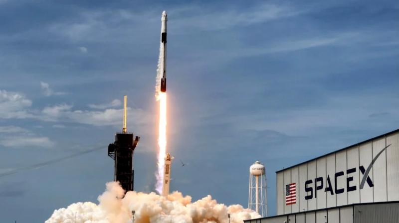 SpaceX теперь может подключать смартфоны напрямую к интернет-спутникам Starlink