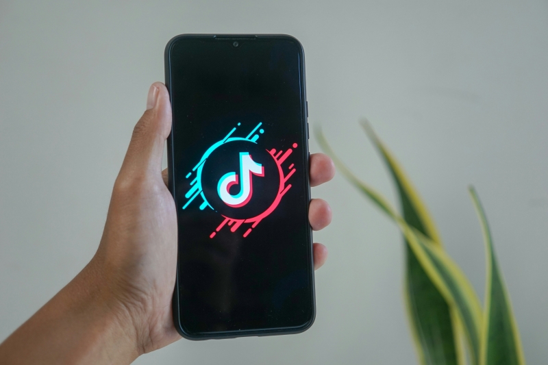 TikTok тестирует функцию генерации песен на основе ИИ