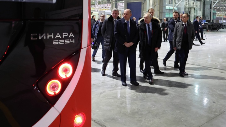 Путин считает, что нужно доработать батареи новейшего российского троллейбуса