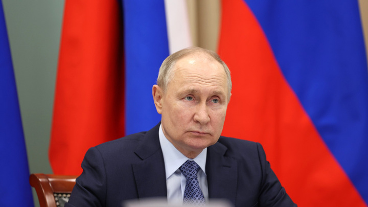 Песков: Путин приезжает в Кремль в воскресенье вечером, чтобы не мешать водителям