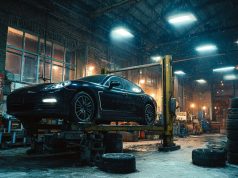 Обзор сервисов моментального выкупа автомобилей в Санкт-Петербурге Автомобиль на осмотре в сервисе выкупа в Санкт-Петербурге